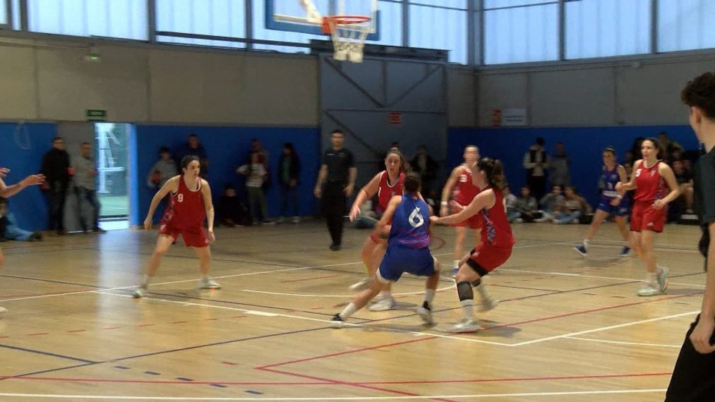 🏀| El derbi <a href="/JETerrassa/">J. E. Terrassa</a> – <a href="/cnterrassa_bq/">CN Terrassa Bàsquet</a> de Copa Catalunya, el 16 de novembre

🎦Repassem el calendari de la competició terrassadigital.cat/el-derbi-jet-c… #Terrassa #esportstrs 

En masculí, els màxims representants terrassencs tornaran a ser <a href="/CBSantPere/">Bàsquet Sant Pere</a> i #CNTerrassa a Primera Catalana