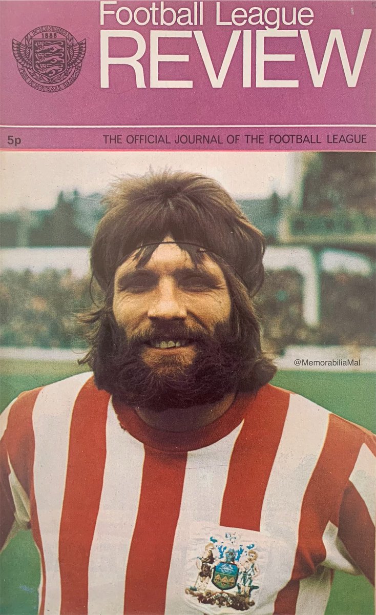 MemorabiliaMal's tweet photo. Trevor Hockey #SUFC #Twitterblades 
Football League Review No.617 1971/2 https://t.co/YaNIN6p9vO
