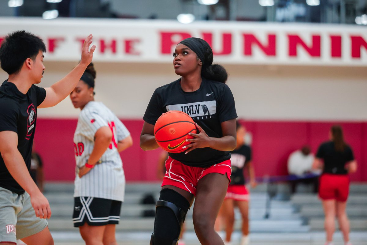 UNLV Lady Rebels tweet media
