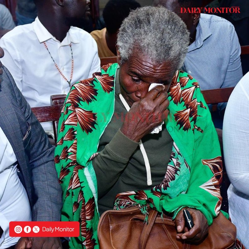 ZoomexUg's tweet photo. We welcomed his parents,gave them shelter, everything in our own land and this is how Kaguta Museveni is paying us back by making our mothers, fathers and grand parents cry in our own land!
"We still have a right to push them away the same way we welcomed them".
#WhyM7MustGo https://t.co/YAlcq9U90D