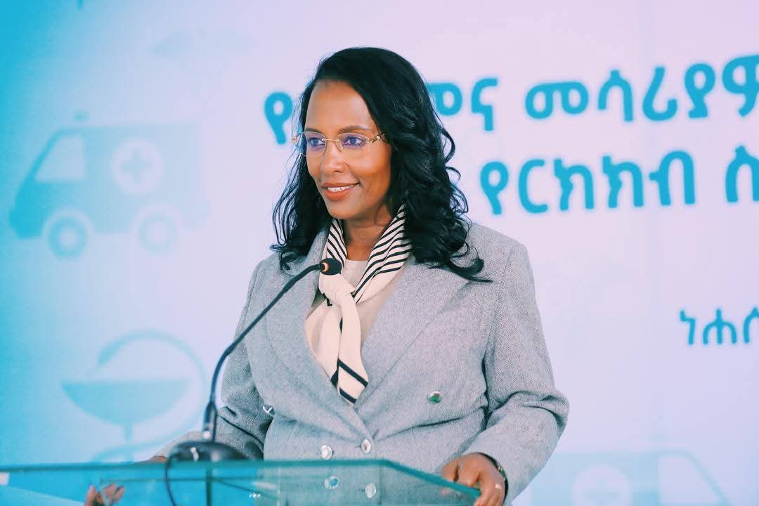 AdanechAbiebie's tweet photo. “ቸር ልብ ያላቸው እልፍ ዜጎች አሉን”

ከዲያስፓራ እስከ ሀገር ቤት ካላቸው የሚያካፍሉ፣ ከጎዶሎአቸው  የሚሰጡ ፣ በመስጠት ውስጥ ያለን በረከት የተረዱ ፣ ለሀገሬ ምን አደረኩላት የሚሉ፣ ቸር፣ ሀብታም ልብ ያላቸዉ እልፍ  ወንድም እህቶች  አሉን ።
ዛሬም በሀገረ አሜሪካ  ኮሎራዶ ግዛት የሚገኘው “ሄኖክ አርጋው ፋውንዴሽን”  ዋጋቸው ከ50 ሚሊዮን ብር በላይ የሚገመቱ 133 አይነት የተለያዩ የህክምና መገል���ያ መሳሪያዎችን እና የህክምና ግብአቶችን  አበርክቶልናል ። 
መሳሪያዎቹ ለኩላሊት፣ ለተኝቶ ታካሚዎች፣ ለፅኑ እና መደበኛ ሕሙማን ህክምና ግልጋሎት የሚያግዙ ናቸው።
ሄኖክ አርጋው ፋውንዴሽንን በከተማ አስተዳደሩ፣  በተጠቃሚው ማህበረሰብ እና በራሴ ስም እጅግ አድርጌ  እያመሰገንኩ፤ ድጋፉ ለታለመለት ዓላማ እንዲውልም ለአስተዳደሩ የጤና ቢሮ አስረክበናል።
 
ፈጣሪ ኢትዮጵያንና ህዝቦቿን ይባርክ