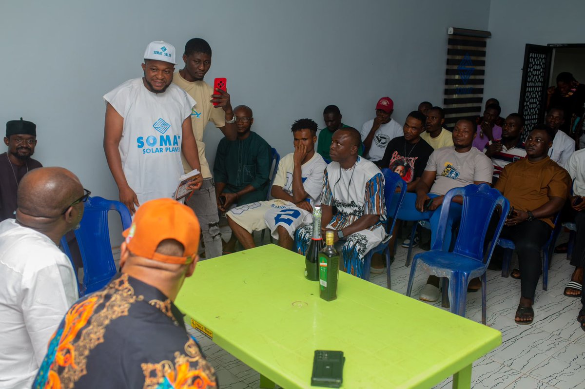 OkojieJo's tweet photo. This was part of my conversation with the Association of Solar Installers in Uromi, as they unanimously endorsed my ambition to represent Edo Central at the National Assembly. 

#BuildingABetterFutureforOurPeople
#PrinceJoeOkojie
#PJO4Senate 
#EdoCentral 
#VotePDP https://t.co/iV79JdQqiB