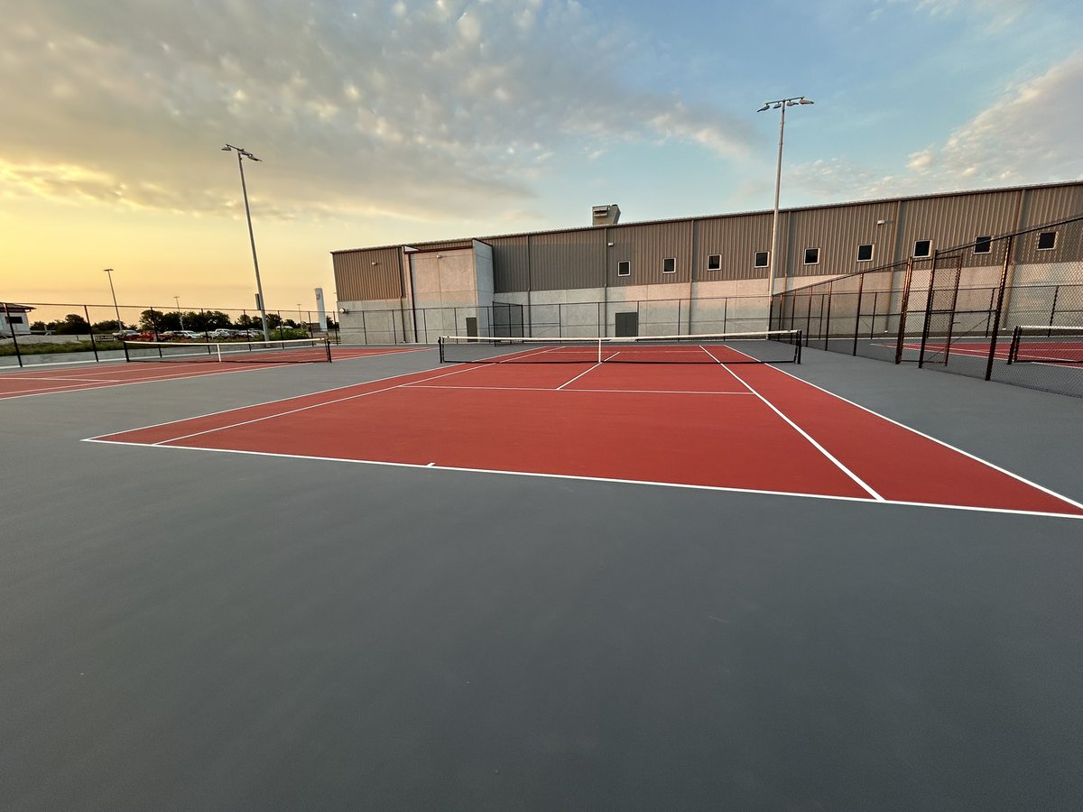 Log Rog Tennis tweet media