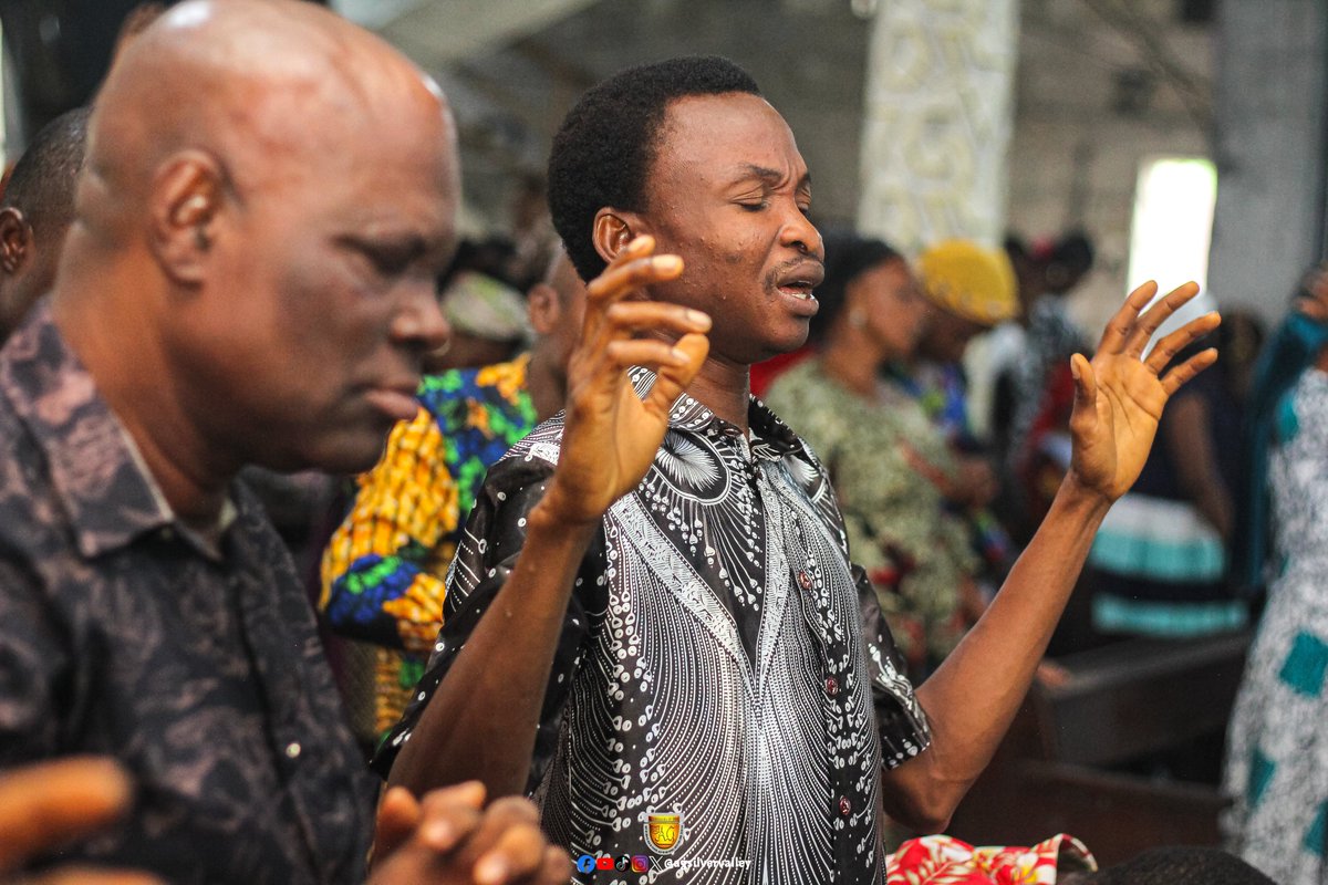 ag_silvervalley's tweet photo. What a worship! 

Hearts lifted. Faith stirred. His presence filled the room. 

#SundayVibes #WorshipMoments #AGNigeria #agsilvervalley #WorshipExperience https://t.co/eZC8JT8DFF