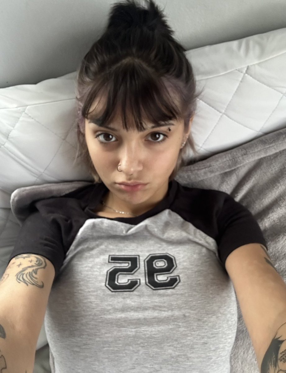 would u kiss me?