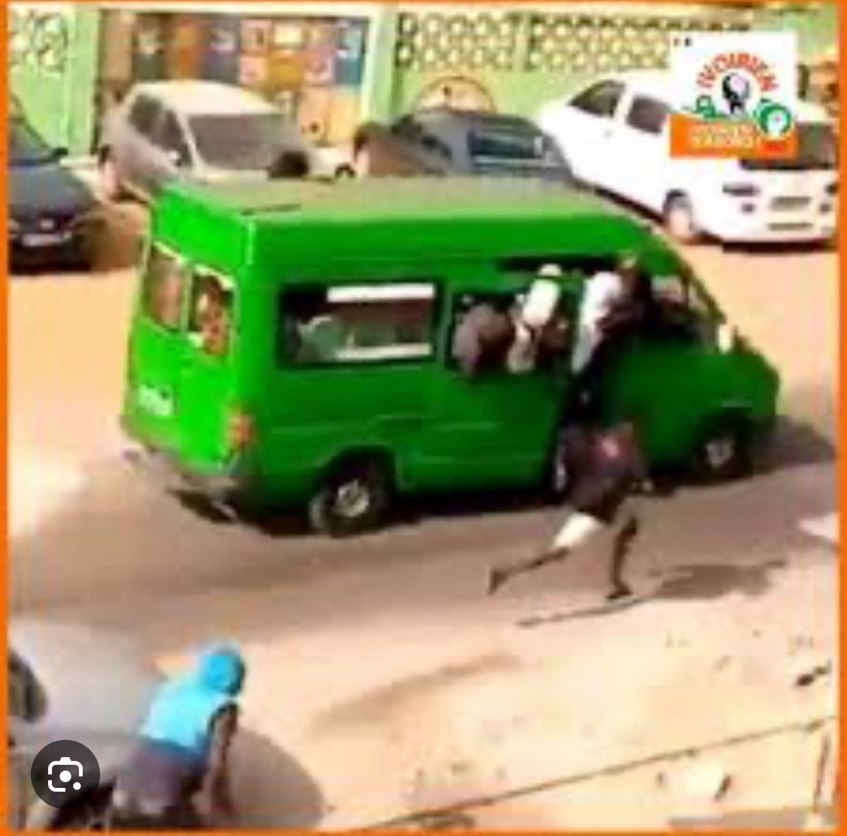 Ils ont retrouvés ceux qui ont incendiés le bus a yopougon mais  ils  n'ont toujours pas retrouvés les occupants du Gbaka vert. Ca va faire bientôt 5ans .
J'adore la justice de mon pays.
Merci🚶‍♀️