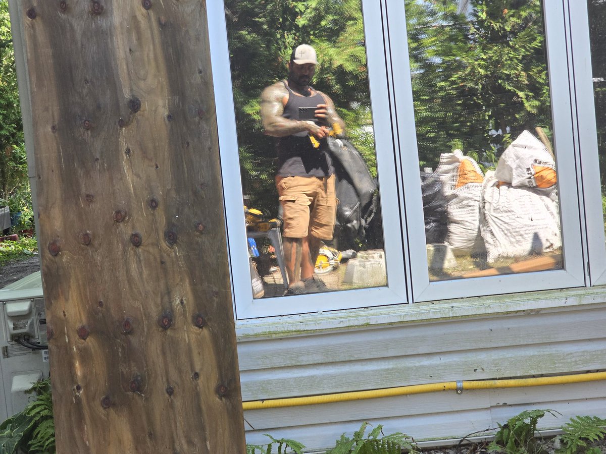 thehangryjester's tweet photo. I'm a working man...

*Said in Stathams voice* https://t.co/OlWMnRzUcr