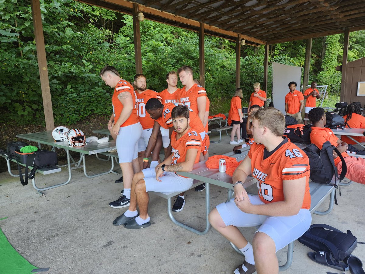 Lights, camera, Bears! 🎥🏈
A behind-the-scenes look at Media Day as the Bears gear up for the season. From headshots to highlights  we’re ready to make this year one to remember. 🐻⬆️ #BearNation #BearRaid #GetTheCamreaReady