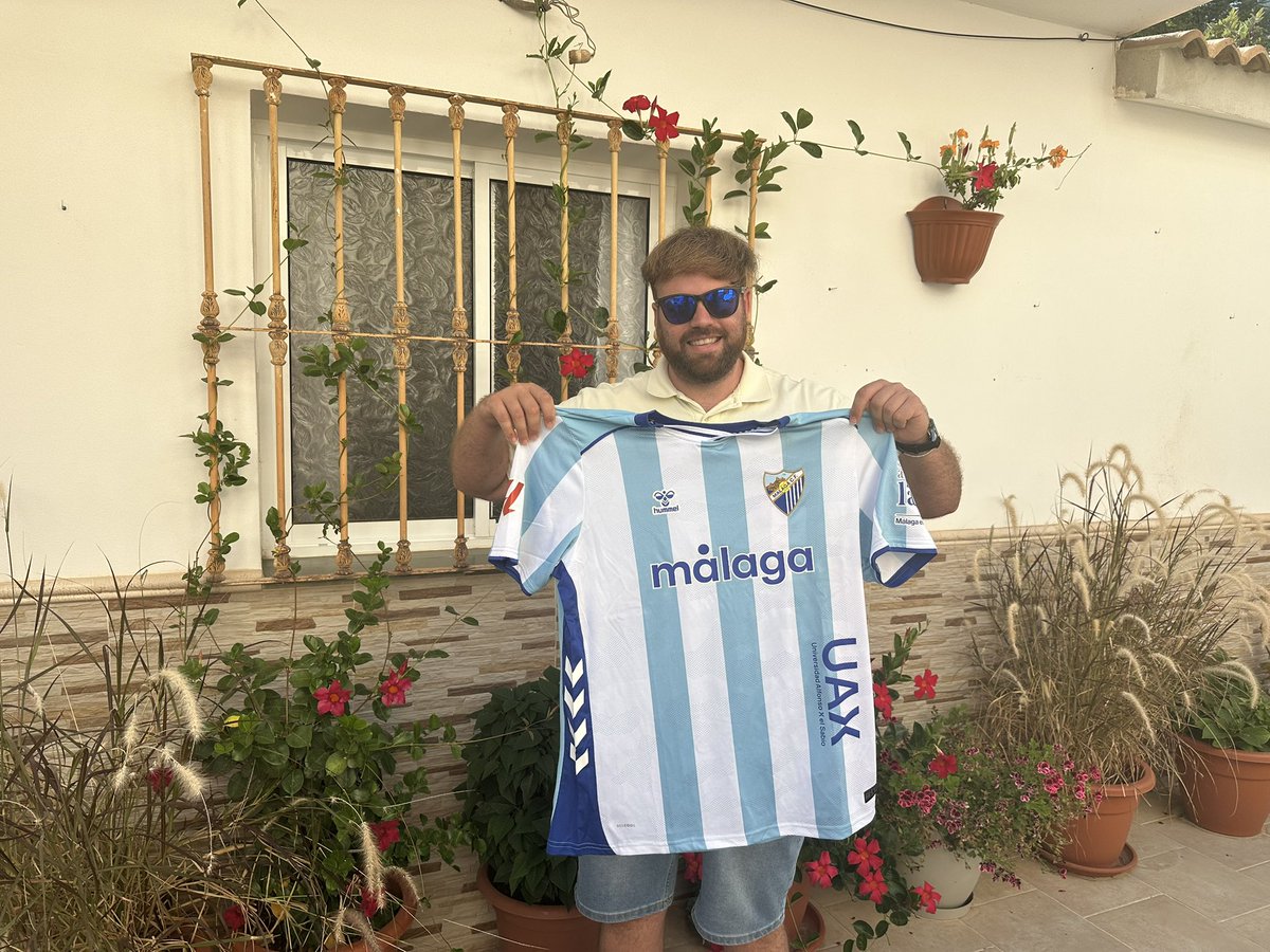 Tu novia no te quiere si no te regala la camiseta de tu equipo. Pásalo