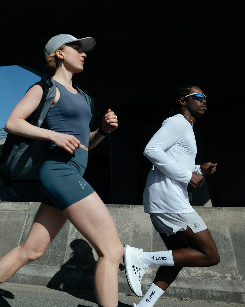 Inspire. Cours à fond.
Hypervent, c’est la collection pensée pour les runs intenses sous haute température.
☀️ Ultra-respirant
💨 Léger
💧 Évacue l’humidité

Quand il fait chaud, laisse ton équipement respirer pour toi.

#CraftSportswear #Hypervent