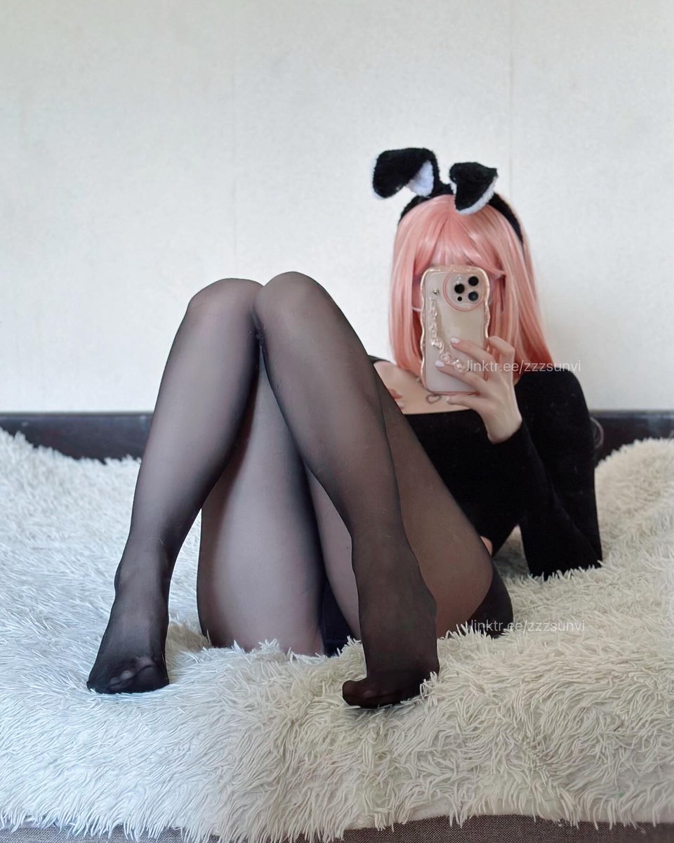 nyloncosplay's tweet photo. Usamimi in black pantyhose with reinforced toes (important element imho) with otaku girl vibe
@zzzsunvi https://t.co/PVZa6noCLH