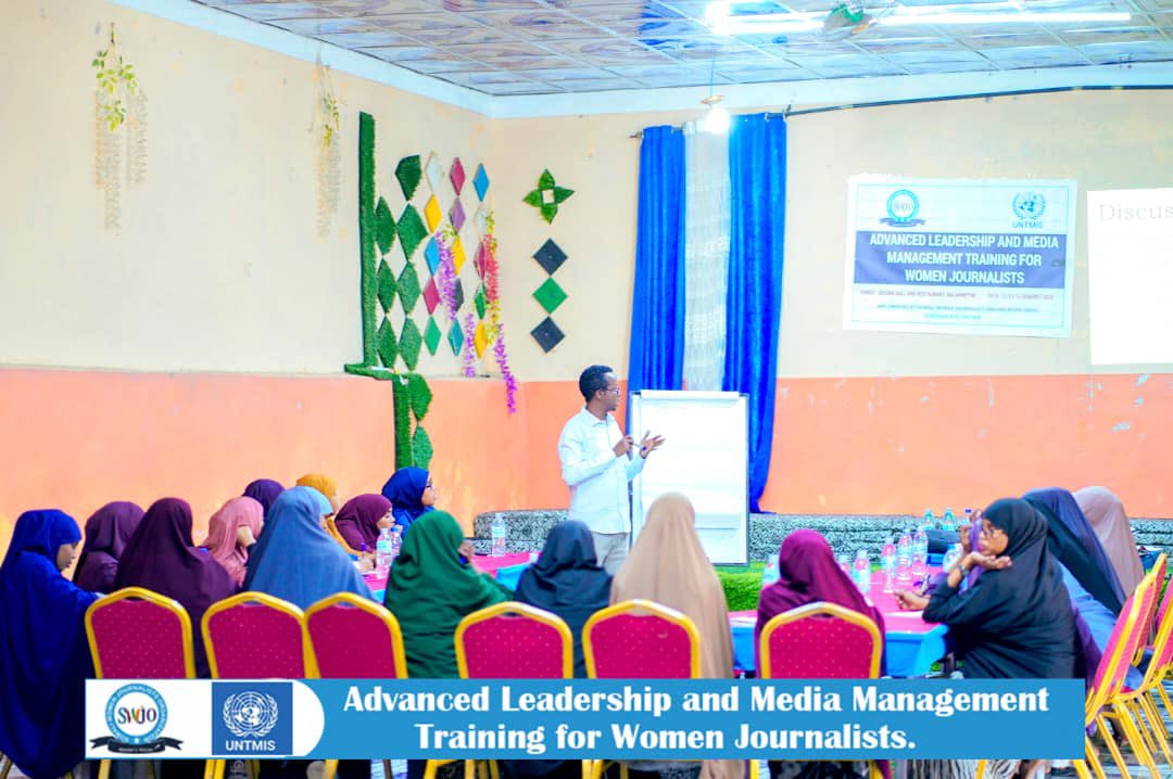 SWJOSomalia's tweet photo. @SWJOSomalia & @UNTIMIS_ have kicked off a 3 day leadership & media management workshop for 26 women journalists. Today’s focus: gender responsive leadership, strategic newsroom planning, overcoming bias & advocating for equitable policies.
#SWJO #UNTIMIS #Beledweyne https://t.co/jE1Re8iBXM