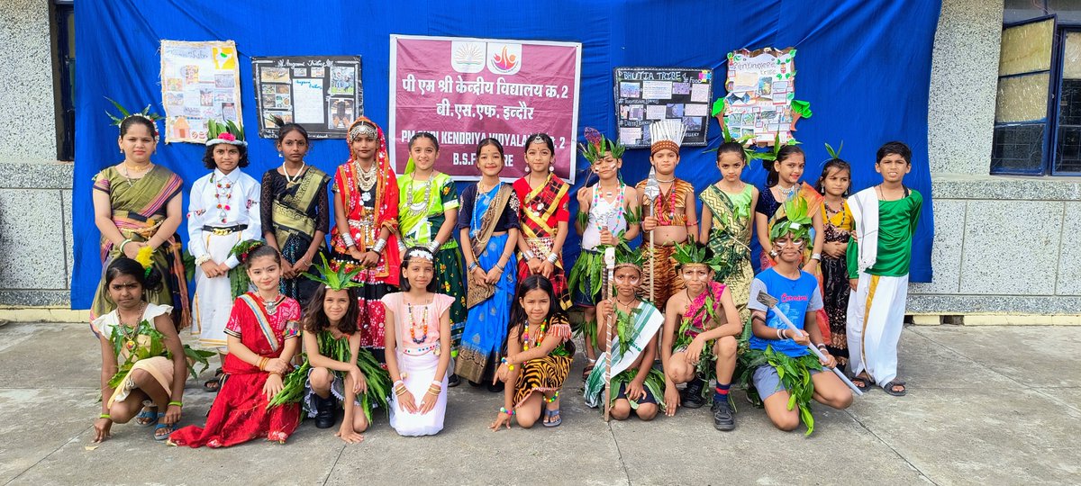 PMSHRIkv2indore's tweet image. पीएम श्री केन्द्रीय विद्यालय क्र. 2, बीएसएफ, इंदौर में 08 अगस्त 2025 को आदिवासी दिवस हर्षोल्लास के साथ मनाया गया। इस अवसर पर विद्यालय परिसर में विशेष कार्यक्रम का आयोजन किया गया, जिसमें आदिवासी संस्कृति, परंपराओं एवं उनके योगदान पर प्रकाश डाला गया।