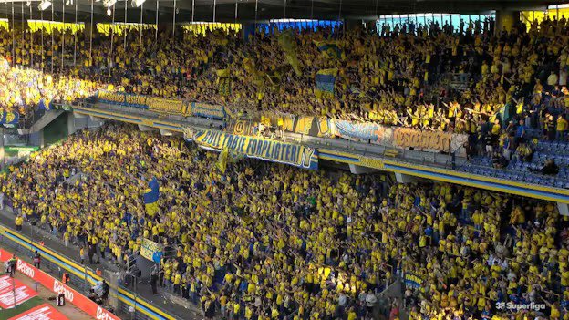 RaoJuri's tweet image. Tanker om stemningsboykot💛💙

Sommetider må man kigge sig omkring i livet, i partnerforholdet og i ens fodboldklub og se om man er begyndt at tage hinanden for givet.

Det gjorde Sydsiden og spillerne i går.

På torsdag er vi sammen igen, for vi har noget fælles at værne om.