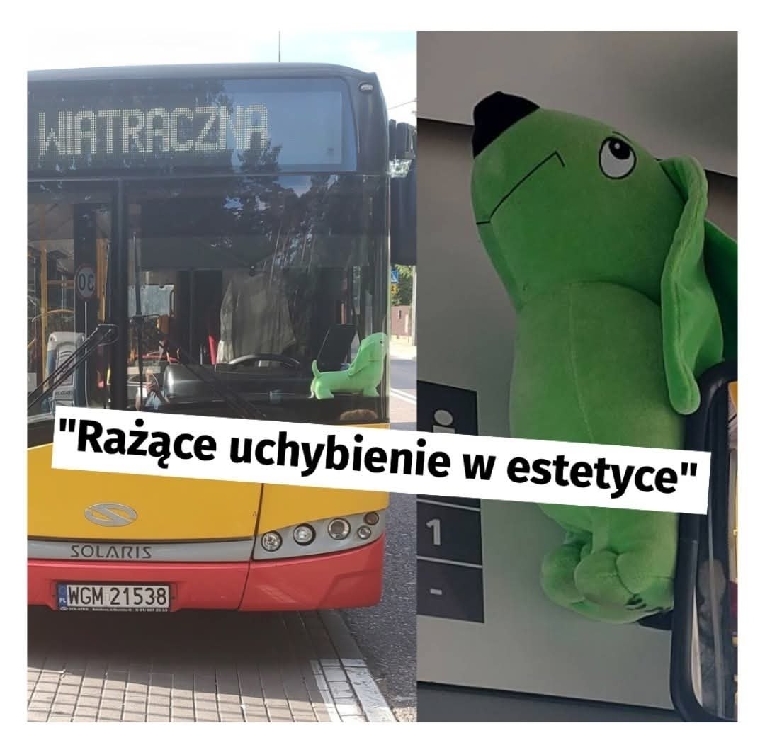RemigiuszCetnar's tweet photo. 🚍800zł KARY ZA PLUSZOWEGO JAMNIKA W AUTOBUSIE

W Warszawie kierowca został ukarany przez ZTM za "naruszanie estetyki pojazdu" karą w wysokości 800zł. Chodzi o pluszowego jamnika "Solaris" przy szybie. Powstała petycja pracowników aby pluszaki dalej mogły cieszyć okiem pasażerów. 

👀Co o tym sądzicie? Gadżety i dodatki powinny być w autobusach dozwolone czy jednak słusznie zaczęto się ich pozbywać?