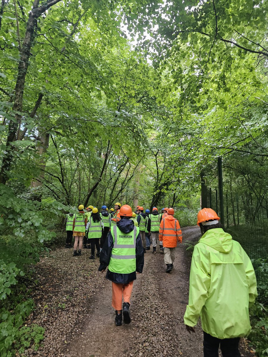 DrAminaIlyas's tweet photo. Finally ticked this off my wishlist π³
Visited a Free-Air COβ Enrichment (FACE) facility at BIFoR during #npnextgen. Mature trees growing under elevated COβ with all the complexity of a natural forest.
Mind-blowing to see elevated COβ research at such a large scale π³ https://t.co/54qHFj6LXw
