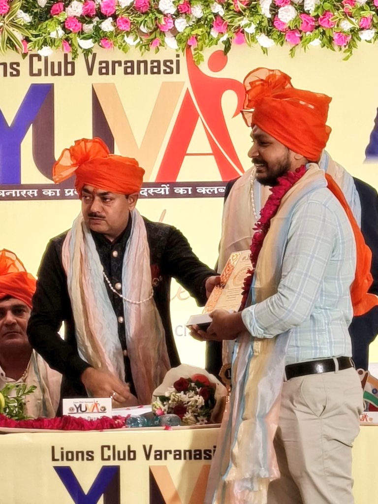 Rotibankvns's tweet image. #Honouring_Service
On 10 Aug 25 during the 2nd Installation Day of Lions Club Varanasi Yuva.#RotiBankVaranasi was honoured for its dedicated service.For the past two years,every Thursday,freshly prepared meal Prasad has been distributed by the youth club under the #HungerProject