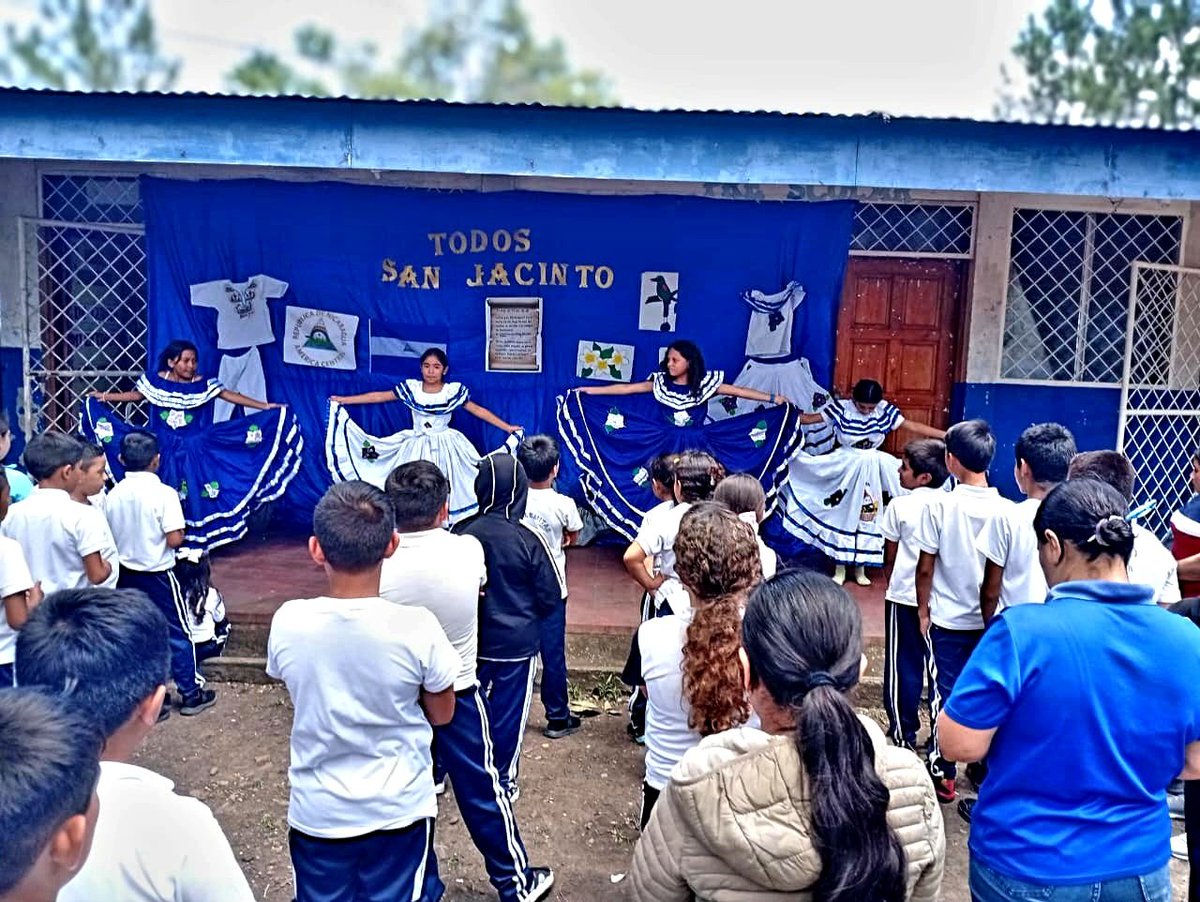 AmandaEscuela's tweet photo. "Hoy, unidos bajo el lema #TodosSanJacinto damos inicio a la jornada de fiestas patrias; que éstas sean un canto de unidad, amor y compromiso por nuestra Nicaragua bendita y siempre libre."
@minednicaragua @DJinotega https://t.co/VWr7HgR4vr