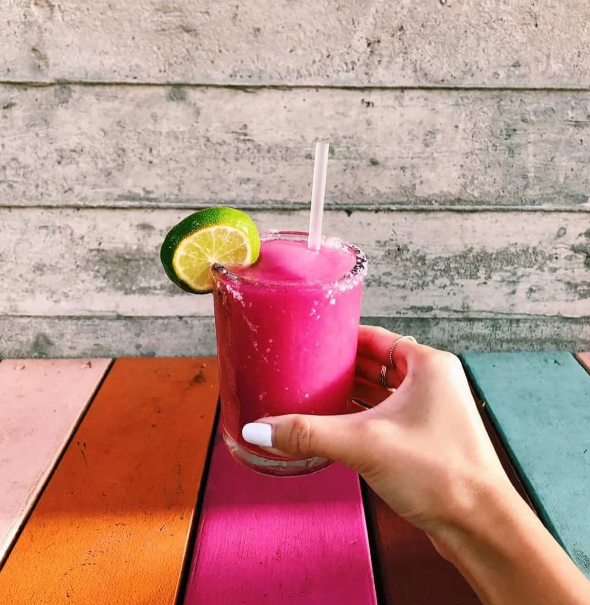 KelvinSlush's tweet image. When life gives you lemons, make lemonade… and then add #booze! 🍋

Our Tropical Lemonade recipe takes the crisp, clean taste of our #organic signature Frosé Blanc Slush Mix and gives it a vibrant, slushy twist. Follow along with the recipe at kelvinslush.com/recipe-tropica….