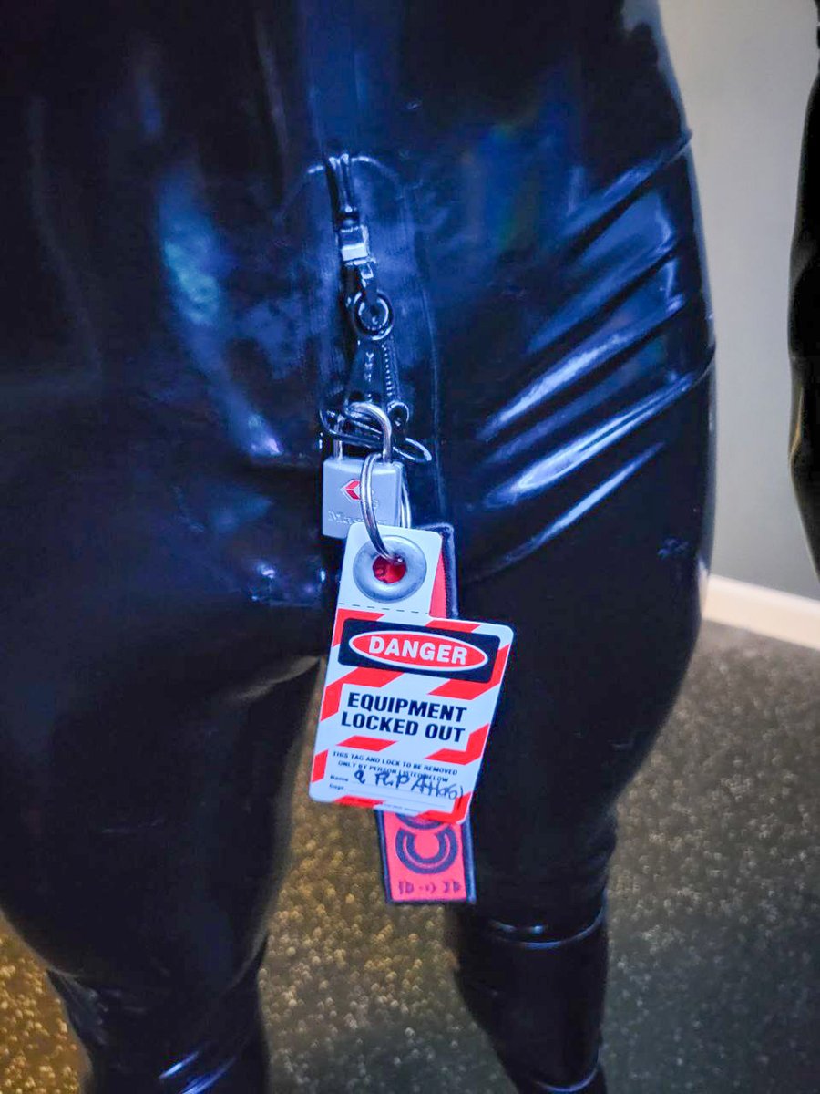 Isn't he just the most obedient, gorgeous drool toy? Sky is so eager to please and serve plenty of bones…

To ensure compliance, <a href="/PupAtlas1/">Pup Atlas</a> locked out and tagged his suit zippers—keeping him secure and ready to obey. 🔒<a href="/WVermin/">WastelandVermin</a>
#latexbondage #rubberboy #rubberdroolhound #latex