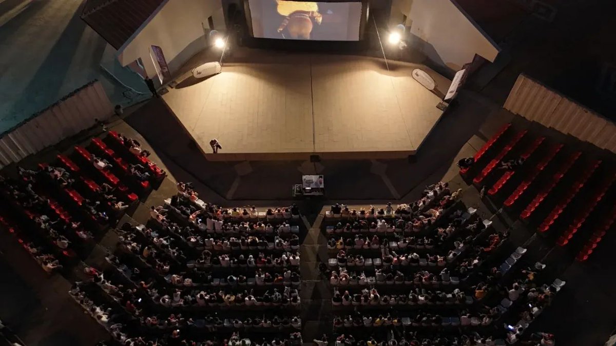 🎬 13. Sinemasal Film Festivali, Akşehir'de unutulmaz bir gece yaşattı!Bakanlığımız ve Sinemasal Kültür Sanat Derneği iş birliğiyle düzenlenen festival Akşehir Açık Hava Tiyatrosu'nda çocuklarımızı ve ailelerini buluşturdu.

<a href="/tcailesosyal/">T.C. Aile ve Sosyal Hizmetler Bakanlığı</a>
<a href="/ASHB_COCUK/">Çocuk Hizmetleri Genel Müdürlüğü</a>
<a href="/sinemasalorg/">Sinemasal</a>
@neseliabdullah