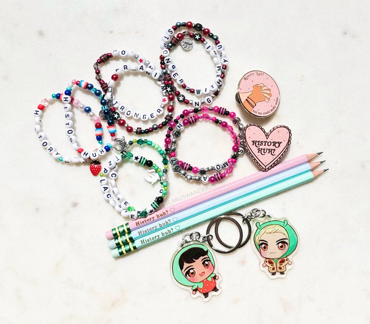 icaruswanders's tweet photo. 🔑 Two Years of RWRB Giveaway! 👑 

win 5 bracelets, 2 enamel pins, 2 keychains, pencil set, &amp; one book of your choice!

❤️ open international
🤍 simply rt &amp; reply with your favorite quote. (qts don’t count!)
💙 dms must be open &amp; no privs! (unless we’re moots!)

ends August 18! https://t.co/e1XNphb2u3