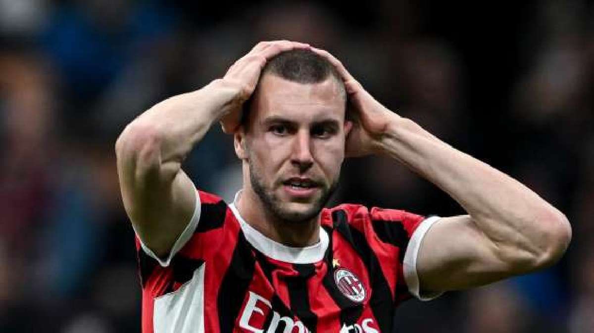 All current Milan’s defenders:

FULLBACKS:
Pervis Estupinan (27)
Davide Bartsaghi (19)
Alex Jimenez (20)

CENTERBACKS: 
Strahinja Pavlovic (24)
Fikayo Tomori (27)
Matteo Gabbia (25)
Koni De Winter (23)