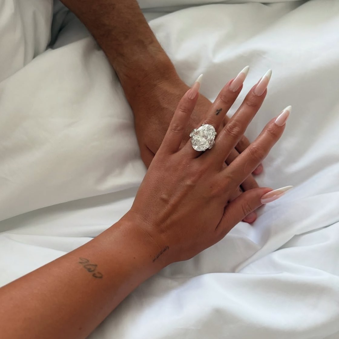 choquei's tweet image. 🚨FAMOSOS: Cristiano Ronaldo pediu Georgina Rodríguez em casamento com um anel de diamantes.