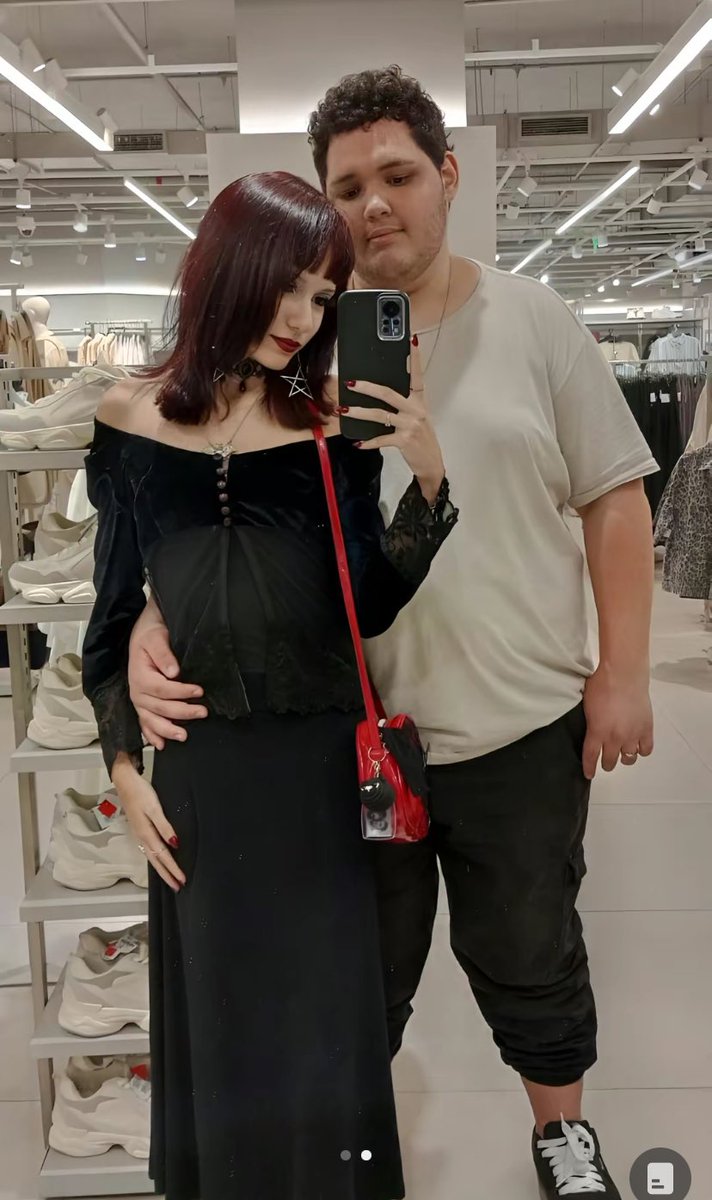 HELLBOYRESENHA0's tweet image. “Fiz pacto não mano”
O desgraçado no dia seguinte: