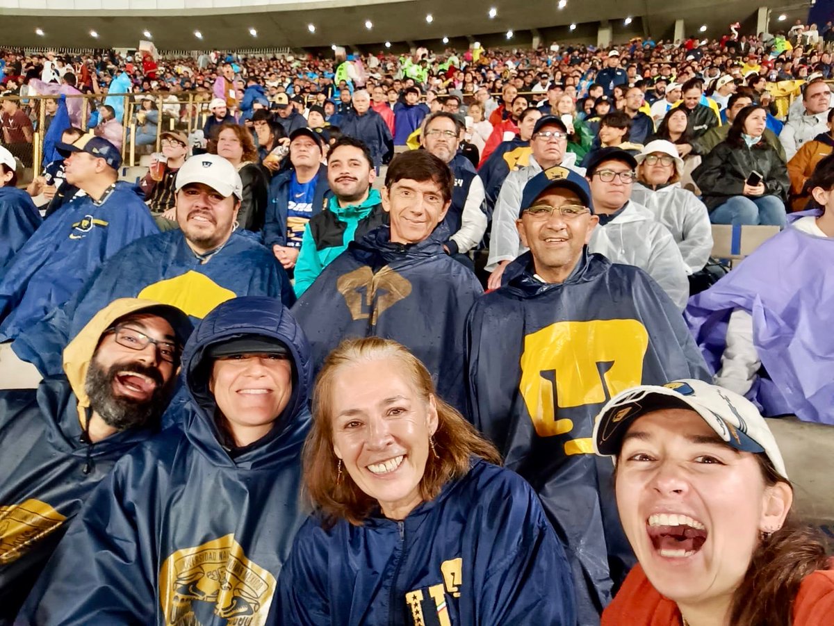 Apoyando a los a Pumas con todo lluvia y granizo 👊