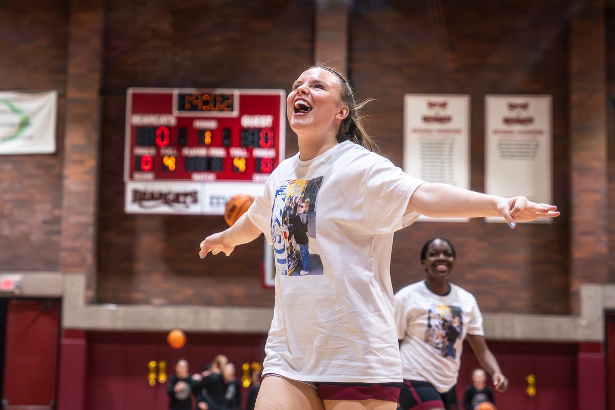 WillametteWBB's tweet photo. Bearcats return to campus in 2 weeks… Who’s ready? 👀🔥

#BearcatFamily #BearcatMentality https://t.co/NBN0JnD7do