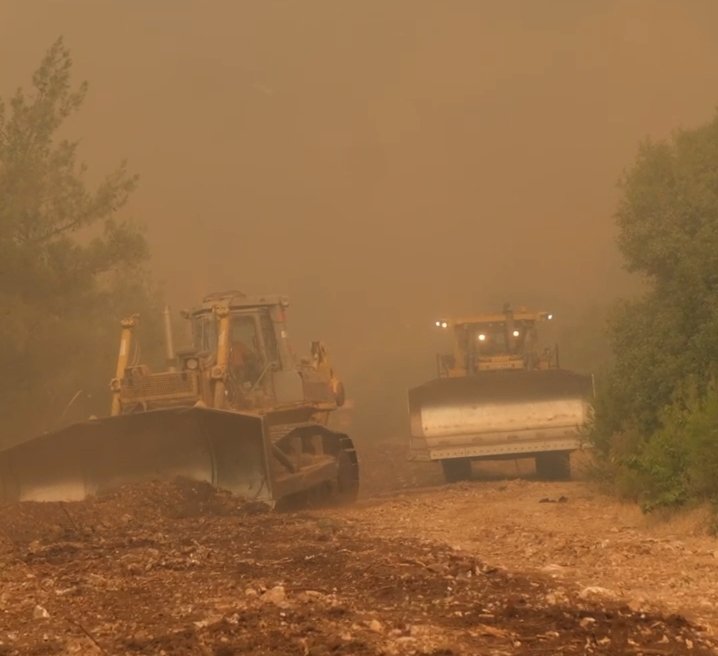 🚨 YANGINLARA KARŞI MÜCADELEMİZ SÜRÜYOR 🔥

Yurdumuzun çeşitli bölgelerinde devam eden yangınlara havadan ve karadan müdahalemiz aralıksız devam ediyor.

🔥 Mücadele ettiğimiz 10 yangından 7’sinin enerjisi düşürüldü.

⚠️ Mücadele ettiğimiz bu 10 yangından 8’i ise orman dışı