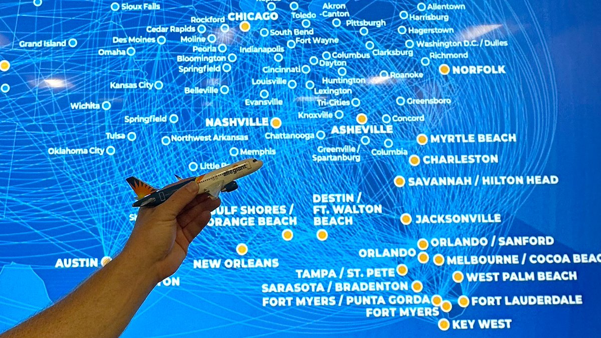 Allegiant Air tweet media