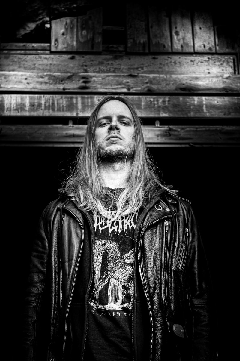 Welcome Adrian Eriksen, the new drummer of Vomitizer. Also do drums for the progresive death metal band Ingenium. #Drums #drummer #DeathMetal 
Metal Archives: metal-archives.com/artists/Adrian…