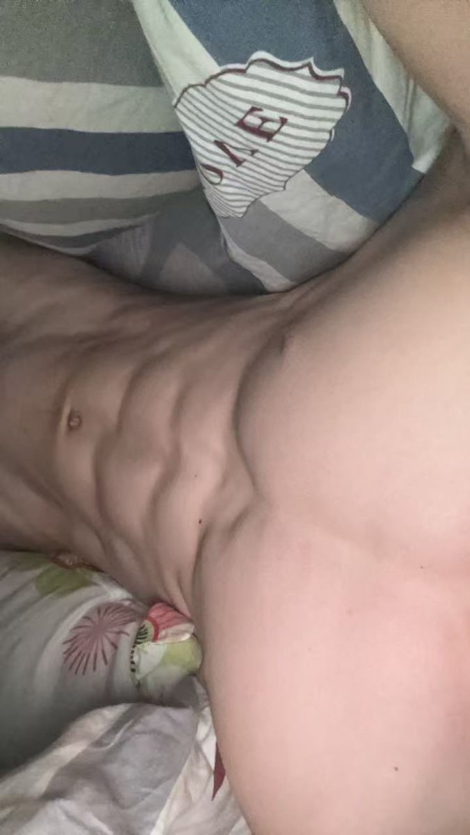 翻到了年初的照片…反观现在的自己实在是肥的没边了