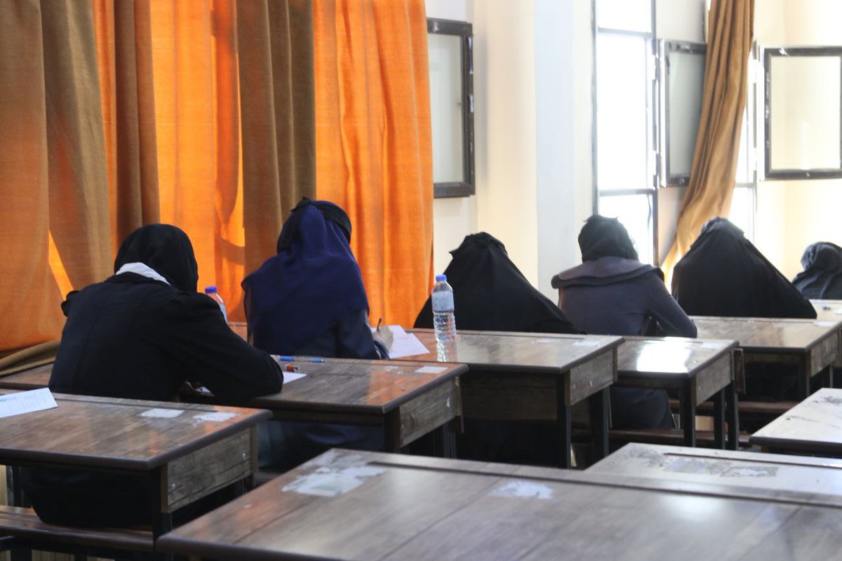 مشهد من استمرار العملية الامتحانية في كليات ومعاهد جامعة إدلب، حيث يسود الالتزام وتغمر الأجواء الأكاديمية روح الجدية والطموح.

#الجمهورية_العربية_السورية
#وزارة_التعليم_العالي_والبحث_العلمي
#جامعة_إدلب