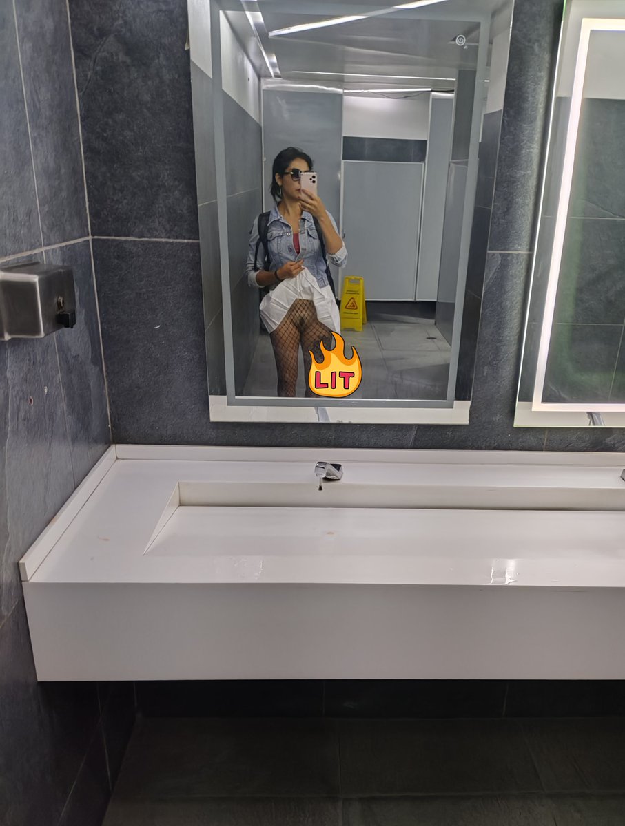 Me veo bonita?
#LunesDeExhibición

esta semana habrá 1 PROMO TODOS LOS DIAS  vayan a mi telegram 💕 y no te las pierdas 🫦 
t.me/+wAQm7IpbsmIwZ…

#LunesDeMotivacion #putifaldas