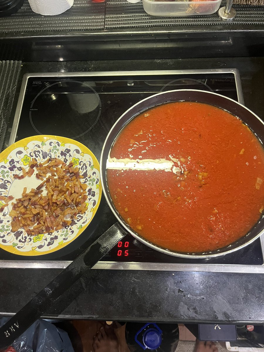 Andrea_82b15's tweet photo. #Turchia, baia di #Gocek, cuocere maiale e farsi un’amatriciana perché a noi dell’integrazione culturale non ce ne frega ncazzo.
PS: amo la cucina turca, ma il maiale è il maiale https://t.co/Jx7JUkhNUE