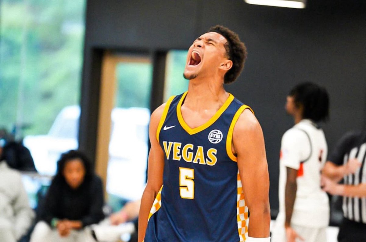 NEWS: Four-star forward Maximo Adams has scheduled official visits to Kentucky, Kansas, Texas, UNC, Michigan State and Duke, he tells <a href="/247Sports/">247Sports</a>. 

Story: 247sports.com/college/basket…