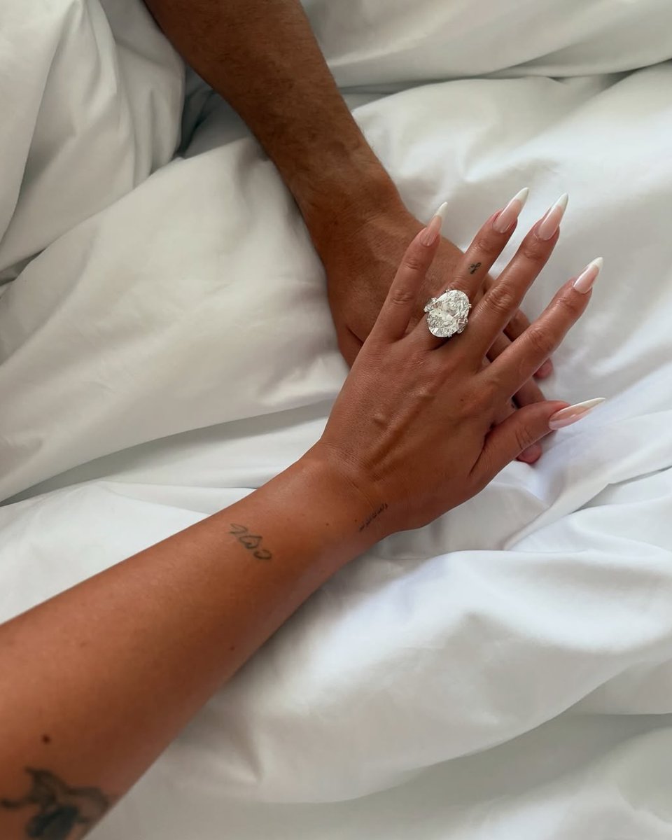 OfficialPLT's tweet image. A huge congratulations to Georgina Rodríguez &amp;amp; Cristiano Ronaldo 💍🤍