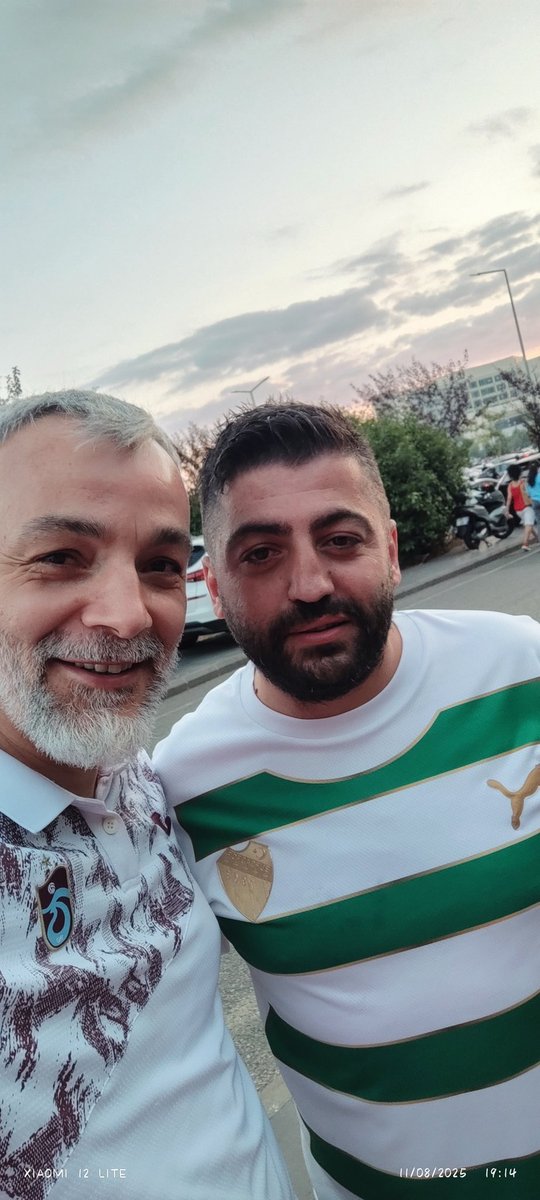 Yaşasın anadolu kardeşliği... ❤️💙&amp;💚🤍 <a href="/Trabzonspor/">Trabzonspor</a> <a href="/BursasporSk/">Bursaspor</a>

#TSvKS  #Bursaspor #Yaşasın #Anadolu #Kardeşliği