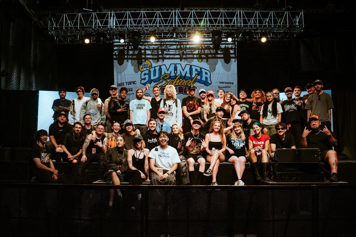 so much love to all these wonderful people on this tour. we made a ton of new friends and only a couple new enemies! some of the most fun we’ve had on a tour :) thanks to everyone who came out to a show we felt the love 🫶