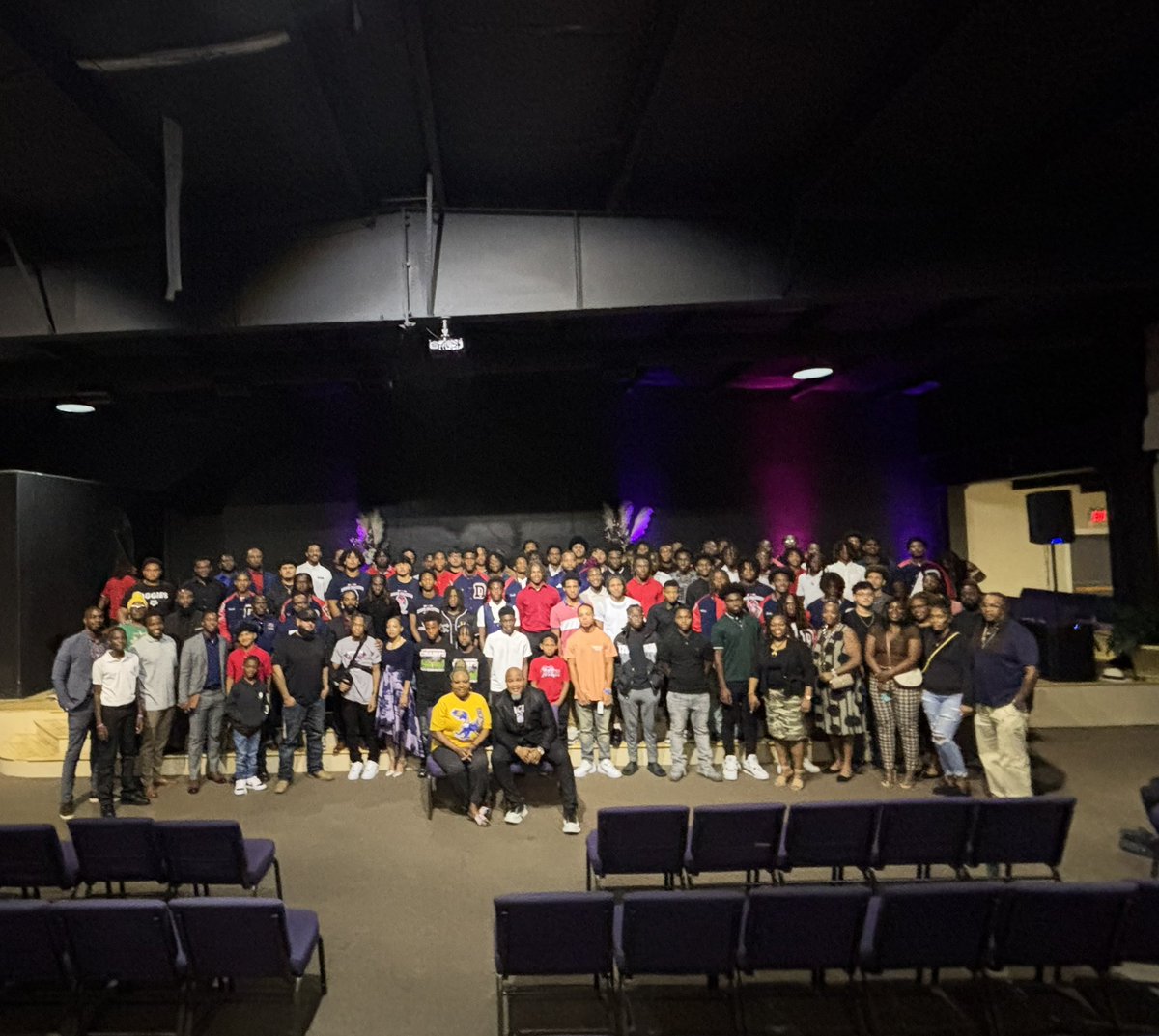 Davis Falcons Football tweet media