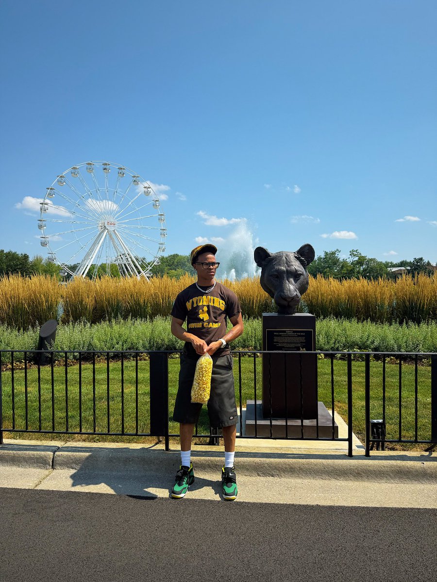 1gianci's tweet photo. Family Day at the Zoo https://t.co/xRornq4OU1