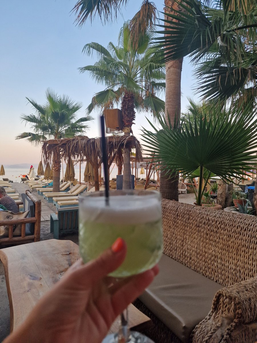 Jen Jen Louise tweet media