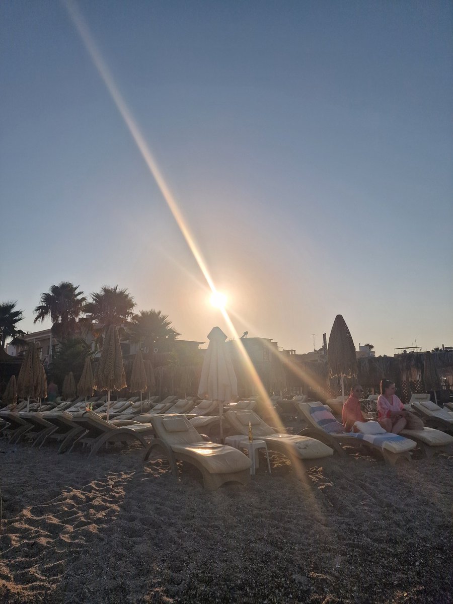 Jen Jen Louise tweet media