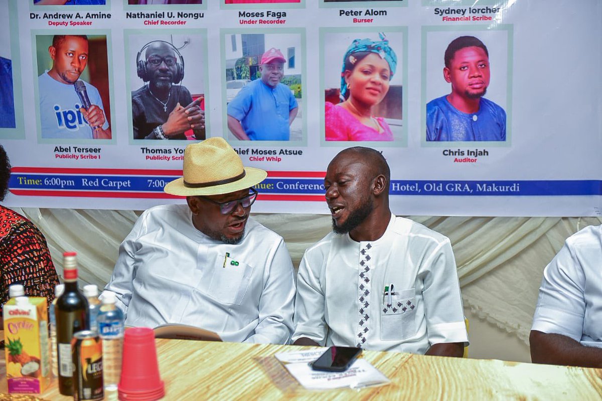 CephasDyako's tweet image. I chaired the occasion as Association of Benue Emcees(ABE) gathered to inaugurate their new Exco, honour outstanding members and raise funds for its development. 

I emphasized the importance of the collaboration that comes with consortiums and how it is for speedy growth.
#tai