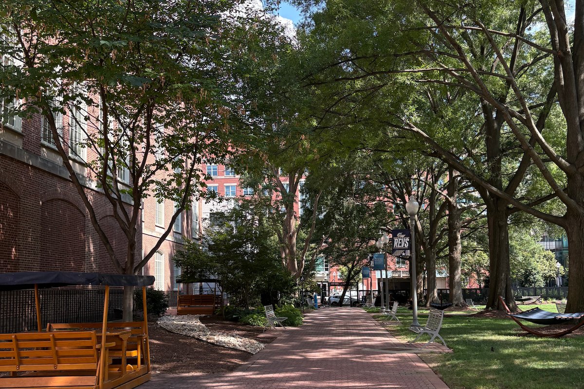 Campus is ready and waiting to welcome all our incoming JD, LLM, and MSL students for orientation! ☀️