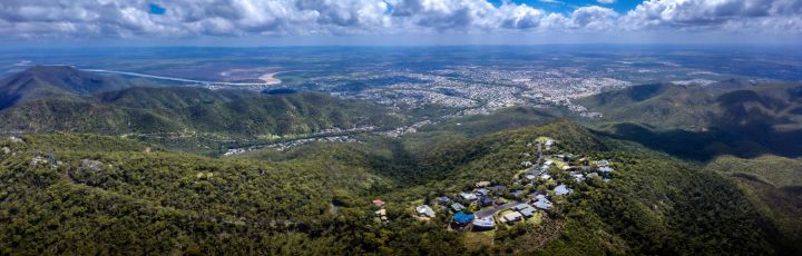 SpiderMat's tweet photo. Art of the Day: "Mt Archer Pano". Buy at: https://t.co/eG92cifs68 https://t.co/rBn4v1NM2G
