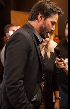 WriniGrey's tweet photo. - Keanu, do you ever have time in your life to be bored?       - Nope. I don't like boredom because then I do stupid things. Boredom brings up risky ideas or bad company. No, boredom isn't for me.
- Maybe that's why you work so much?
- (Laughter).
from an imaginary interview ... https://t.co/PQeHSxGsnx